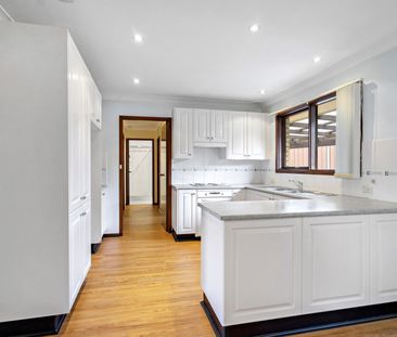 Spacious Living - Photo 4