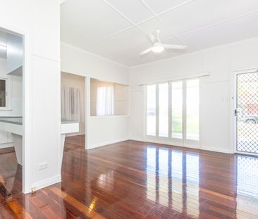 5 Garsden Street, Redcliffe QLD 4020 - House For Rent | Domain - Photo 2