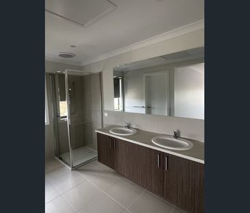 Double Story House !! - Photo 3