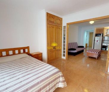 APARTMENT WITH ONE BEDROOM – TORREVIEJA - Photo 2