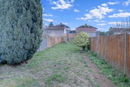 3 bedroom semi detached house to rent - Photo 4