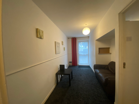 3 bedroom apartment to rent Rednal House, 102 Greetham Street, Southsea, PO5 - Photo 1