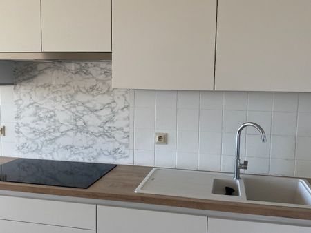 Ruim appartement met 3 slaapkamers te huur centrum Waregem - Photo 3