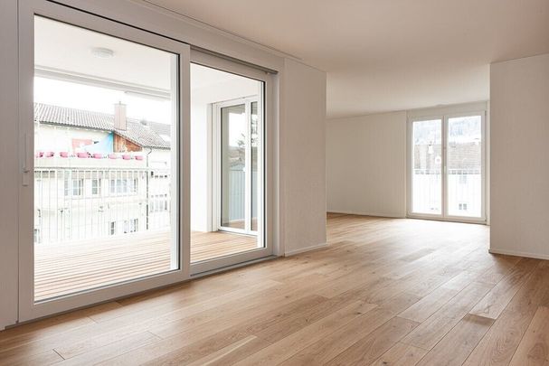 Family happiness in Reinach AG - Foto 1