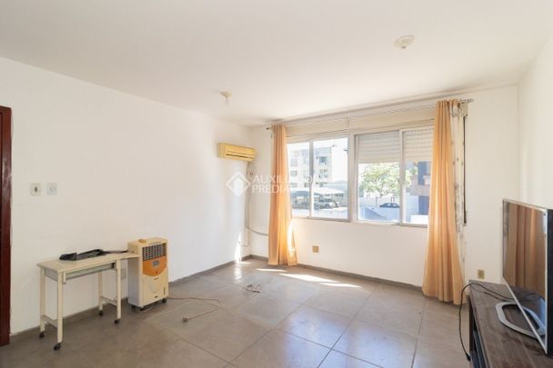 Apartamento com 2 quartos e 72m² para alugar em Menino Deus, Porto Alegre. - Photo 1