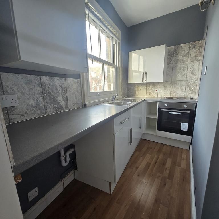 1 bedroom flat to rent - Photo 1