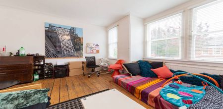 Modern Apartment - Photo 3