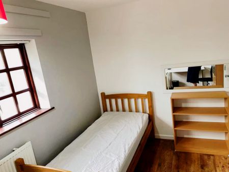 room 3 - Photo 2