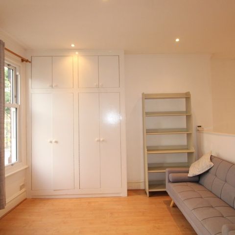 160 Woodsley Road, Leeds - Photo 1