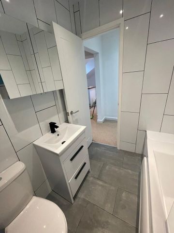 2 Bed Flat, Manor Mount, SE23 - Photo 4