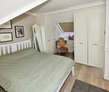 4 bedroom end of terrace house to rent - Photo 4
