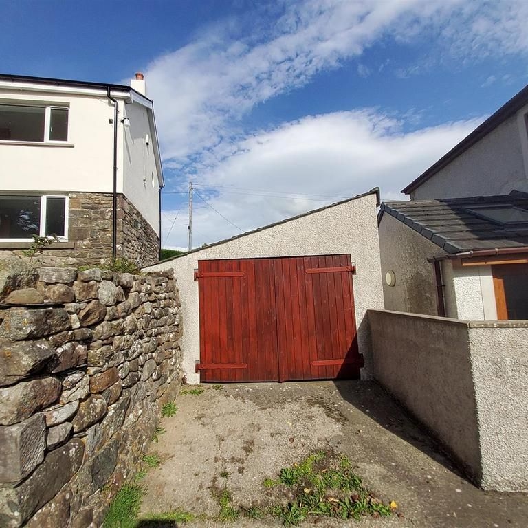 3 bedroom barn conversion to rent - Photo 1