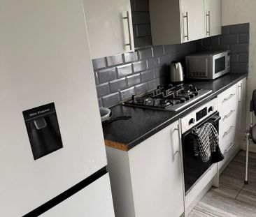 1 bedroom semi-detached house to rent - Photo 4