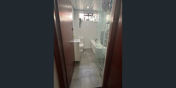 LOCATION LOCATION - Photo 3