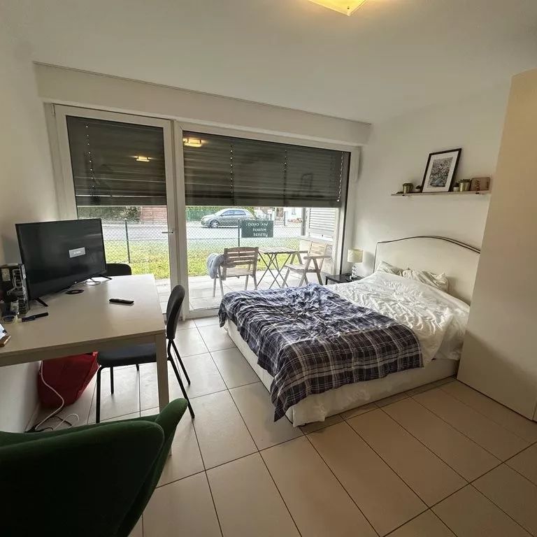 Studio meublé avec terrasse - Photo 1