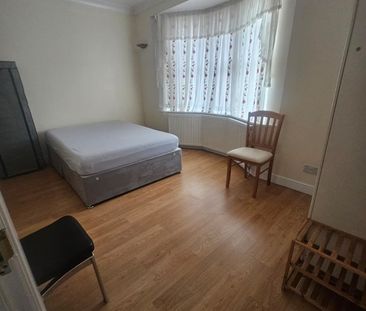 Room in a Shared House, Awlfield Avenue, N17 - Photo 6