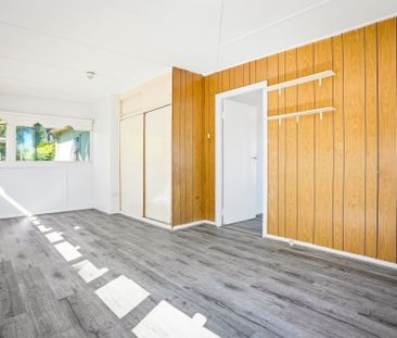 Close to Nepean Hospital! Freshly Painted - Photo 4