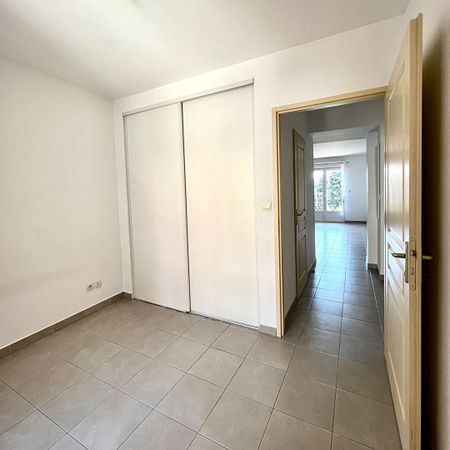 Location Appartement 2 pièces 38m² - Photo 4