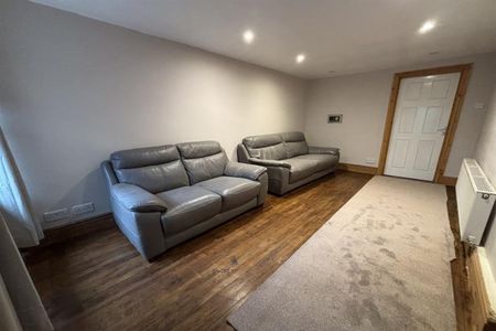 3 Bedroom Detached To Let - Photo 2