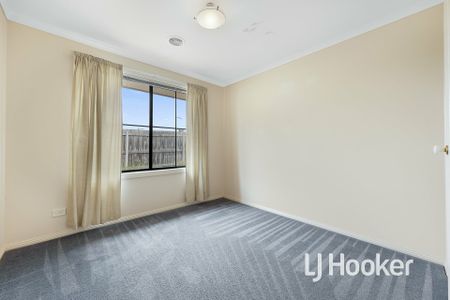 Neat 3 Bedroom Unit in Prime Location! - Photo 3