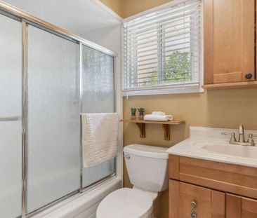 For Lease - 259 O'donoghue unit1 Avenue, Oakville, Ontario - Photo 4