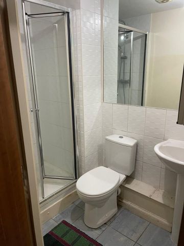 2 Bed Flat, Iliffe Close, RG1 - Photo 4