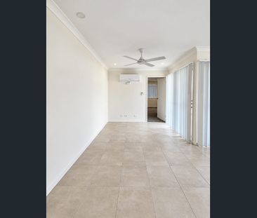 THREE BEDROOM DUPLEX IN QUIET STREET - Photo 1
