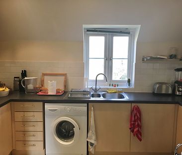 2 bed Apartment - To Let - Photo 1