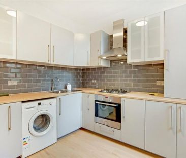Room in a Shared House, East Road, E15 - Photo 1