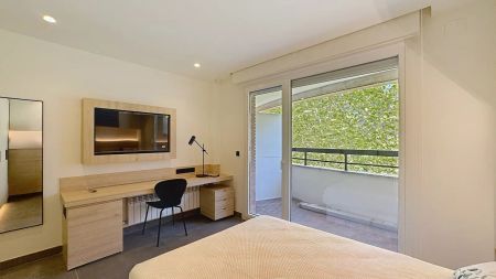 Room in a shared 6-bedroom apartment for rent in Castillejos. - Photo 3