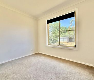 Charming 4-Bedroom Family Home with Relaxed, Low-Maintenance Living - Photo 4