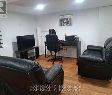 41 KENT STREET - Photo 1