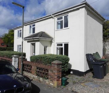 1 bedroom in a house share to rent - Photo 6