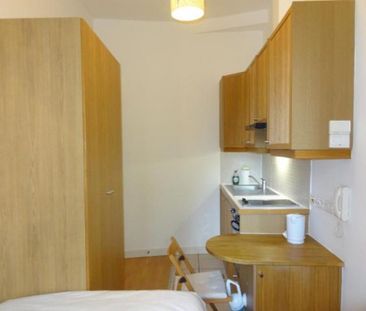 Studio to rent - Photo 4