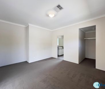 MODERN, LOW MAINTENANCE FAMILY HOME! - Photo 6