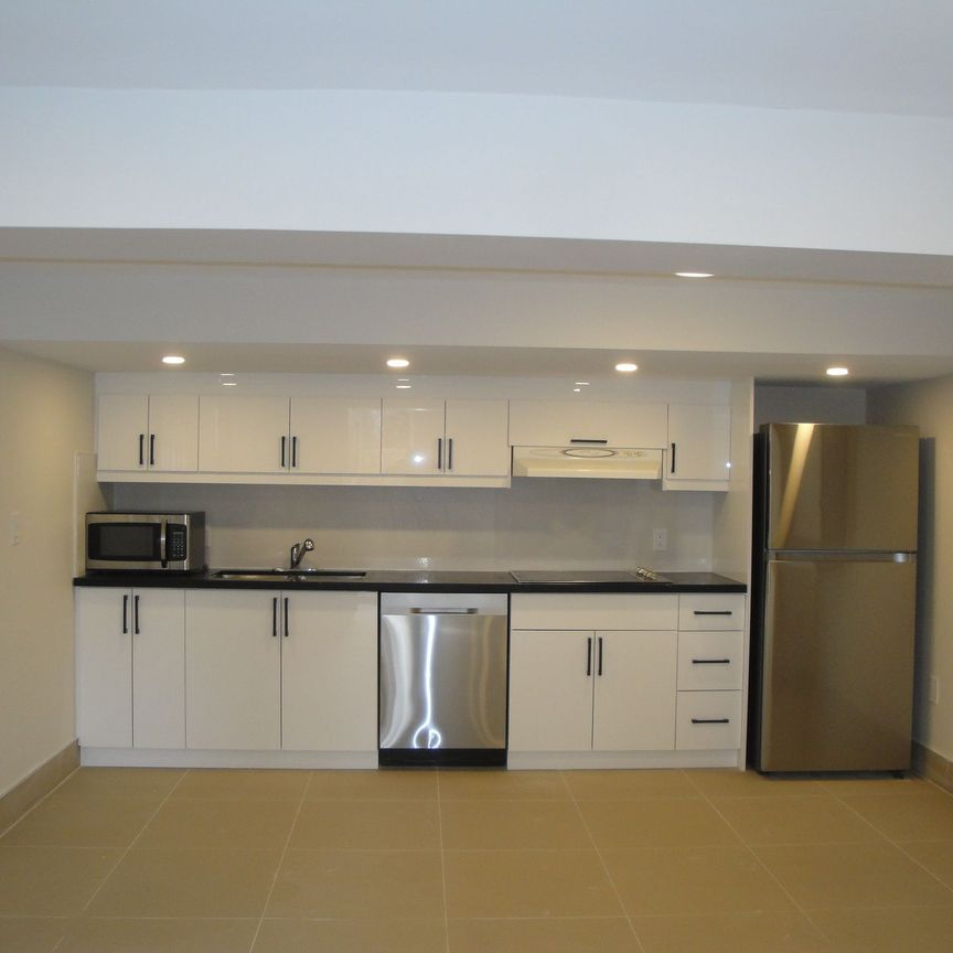 For Lease - 388 Centre Street Unit# #B2, Vaughan, Ontario - Photo 1