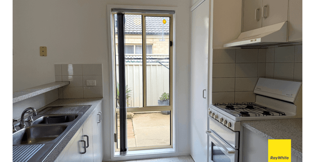 Freshly Painted 2-Bedroom Unit in Quiet Mooroopna Location - Photo 1