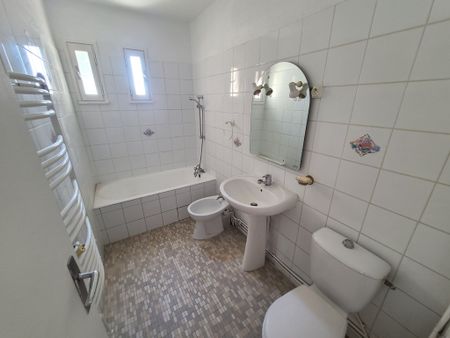 Appartement 1 pièces 39m2 MARSEILLE 9EME 925 euros - Photo 4