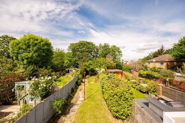 3 bedroom flat to rent - Photo 1