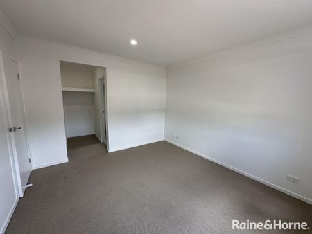 Brand New 4-Bedroom, 2-Living Family Home in Munno Para Downs - Photo 3