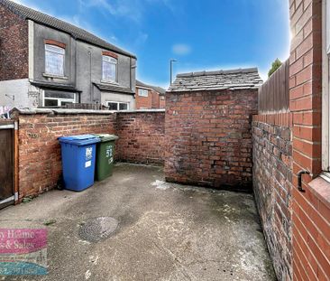 3 bedroom terraced house to rent - Photo 3