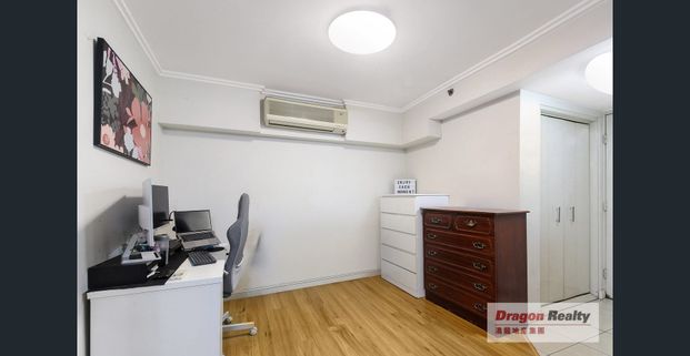 Modern Apartment in Prime Location - Photo 1