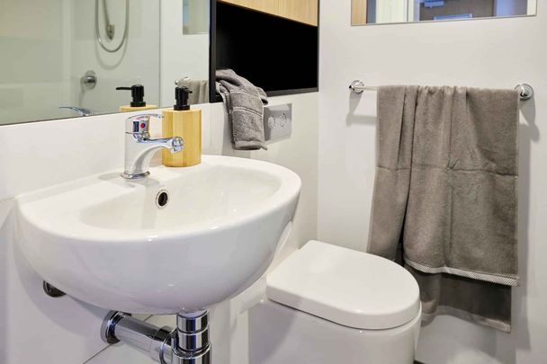 4 Bedroom Ensuite, King Single Bed - Photo 1