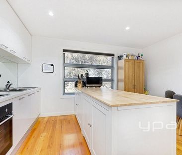 Perfect Location! - Photo 3