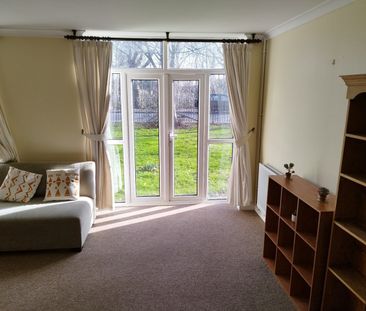 3 Bed Maisonette, Spencer Park, SW18 - Photo 2