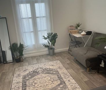 Studio Flat, Sillwood Street, BN1 - Photo 6