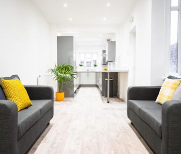 8 bedroom terraced house to rent - Photo 1