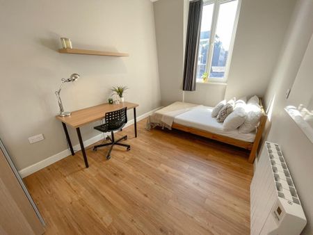 9 bedroom flat to rent - Photo 2