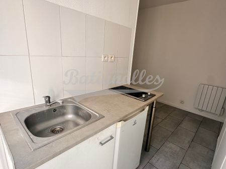 Location Appartement 1 pièce 10m² PARIS 11ème - Photo 2