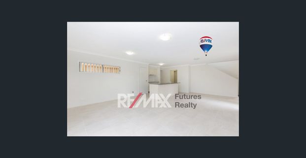 Shops and Bus nearby. CENTRAL LOCATION - Photo 1